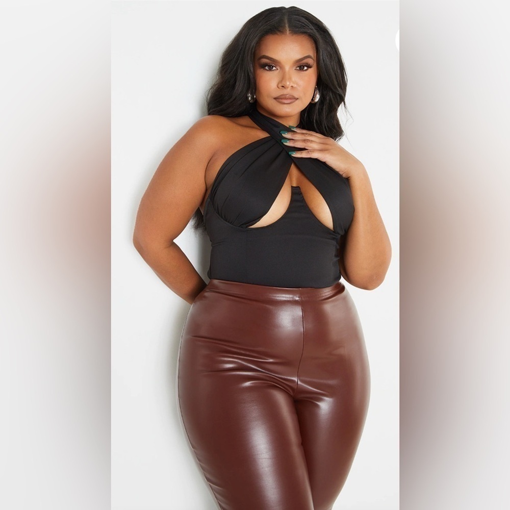 Pretty Little Thing Plus Size Women’s Black Woven Cross Over Zip Top US 24 - Picture 3 of 5